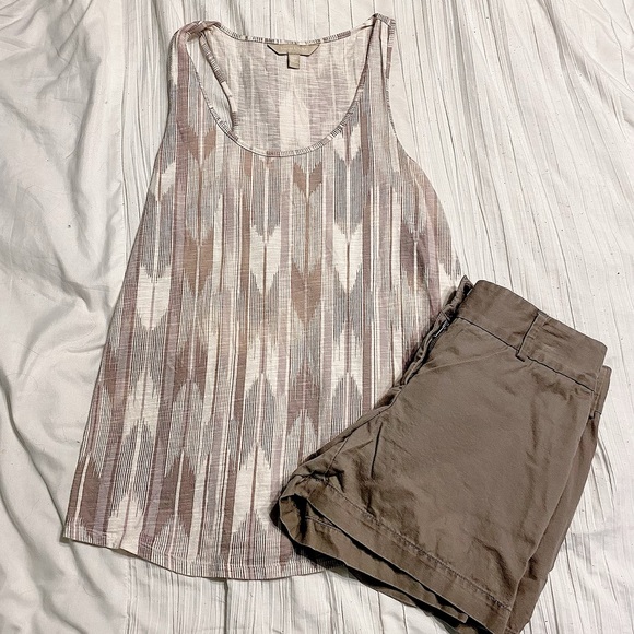 Long tank top with arrow design - Picture 3 of 4